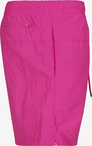 Urban Classics Badeshorts in Pink