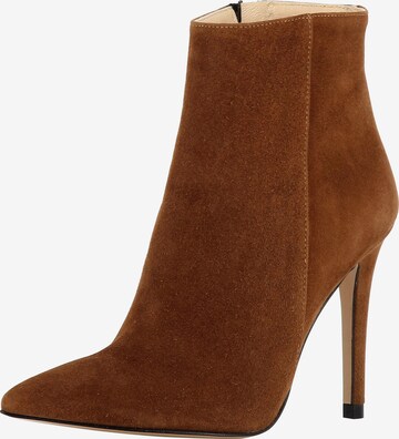 EVITA Ankle Boots in Brown: front