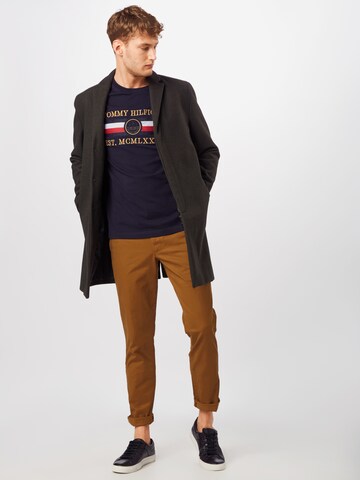 GAP Slimfit Chinobyxa 'Essential' i brun