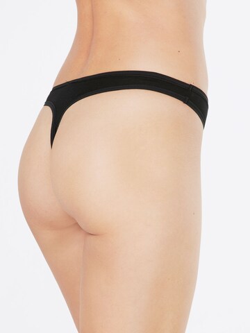 Skiny Thong in Black: back