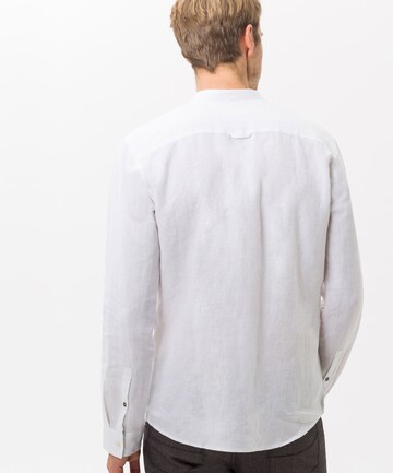 Coupe regular Chemise BRAX en blanc