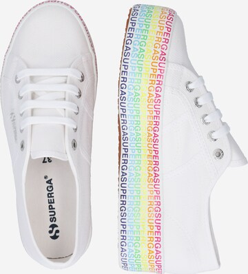 SUPERGA Låg sneaker i vit