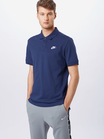 Coupe regular T-Shirt Nike Sportswear en bleu : devant