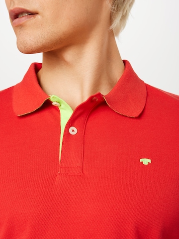 TOM TAILOR - Ajuste regular Camiseta en rojo
