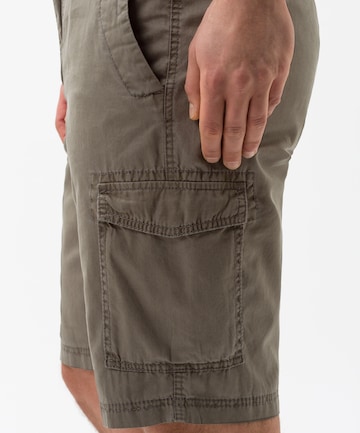 BRAX Regular Shorts 'Brazil' in Grün