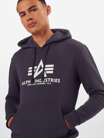 ALPHA INDUSTRIES Sweatshirt i grå