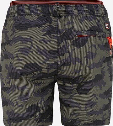 Superdry Regular Badeshorts in Grün