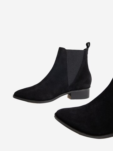 Chelsea Boots 'Zora' EDITED en noir