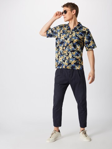 Urban Classics - Ajuste regular Camisa en azul