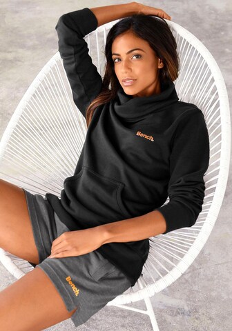 BENCH Sweatshirt in Schwarz: Vorderseite