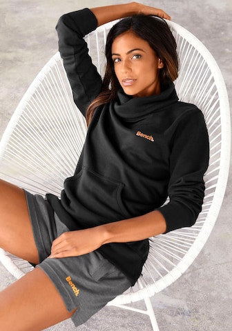 BENCH Sweatshirt in Black: front