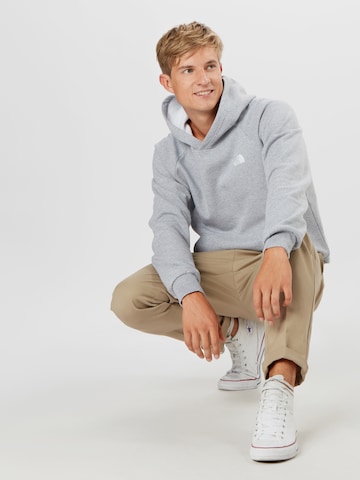 THE NORTH FACE Regular fit Sweatshirt 'Red Box' in Grey