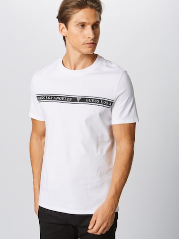 GUESS Regular Fit T-Shirt in Weiß