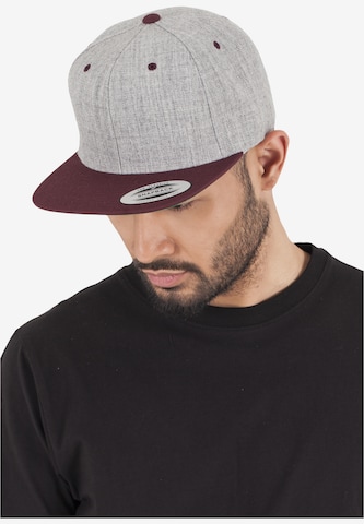 Flexfit Cap in Grey: front