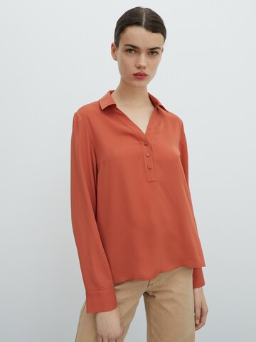 EDITED Blouse 'Kim' in Orange: front