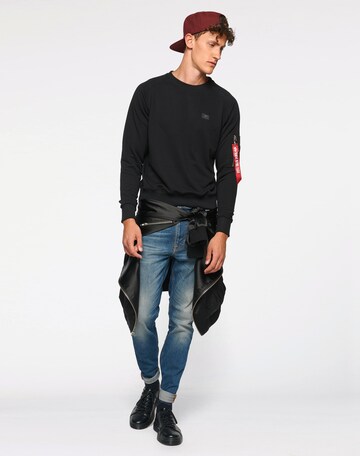 ALPHA INDUSTRIES Sweatshirt 'X-Fit' in Zwart