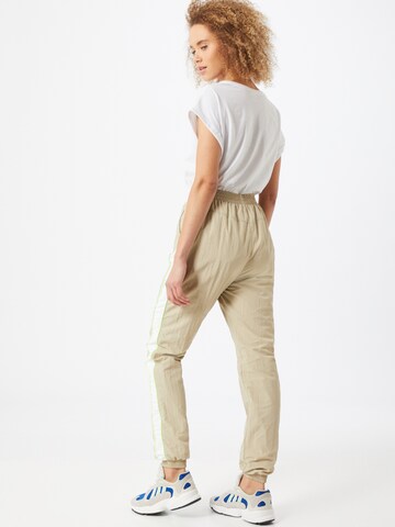 Urban Classics Tapered Housut värissä beige