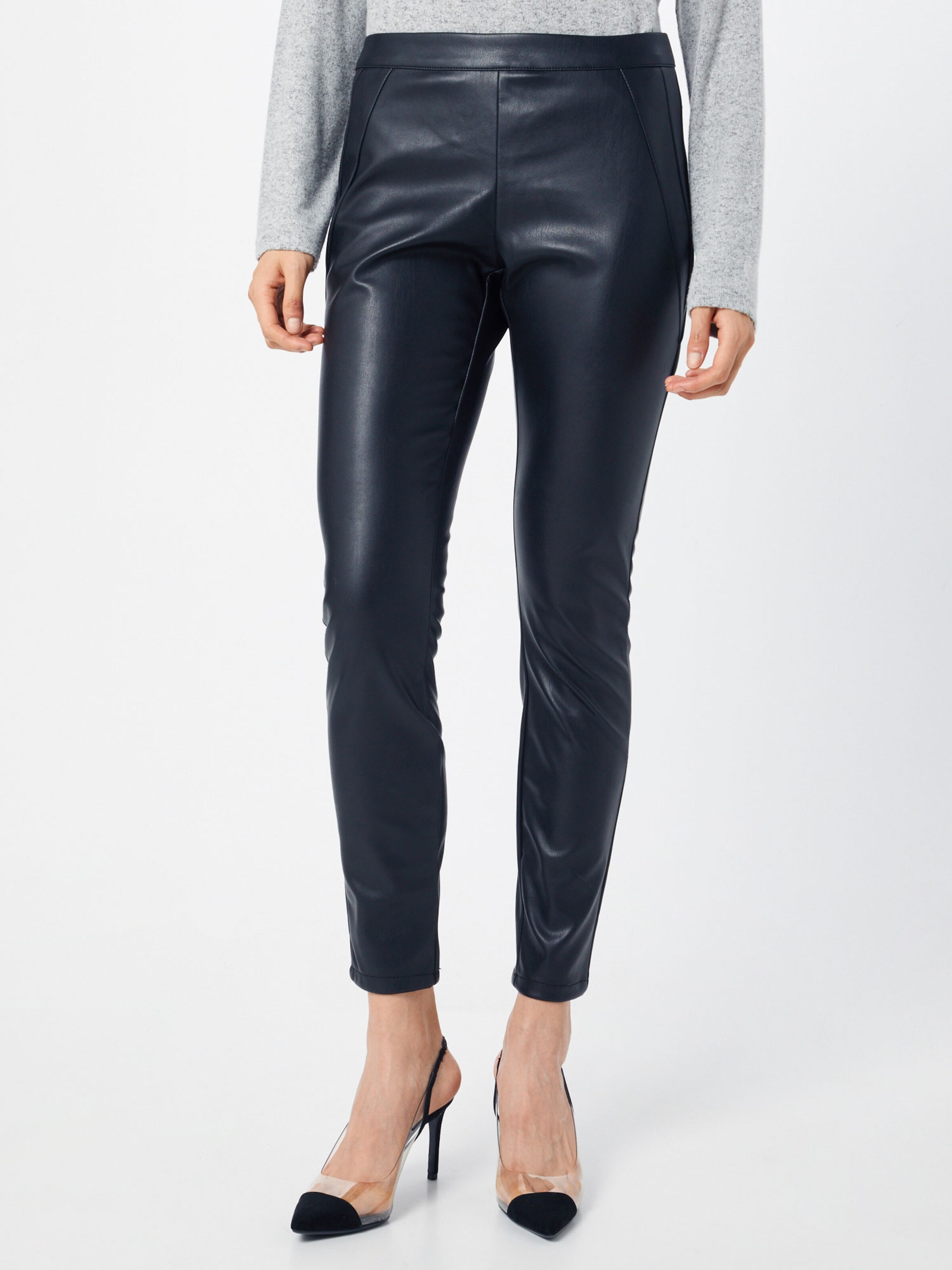 Pantaloni 'SIA' ONLY pe negru: Privire frontală