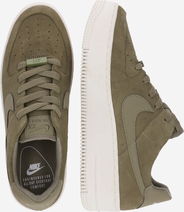 Sneaker low 'Air Force 1 Sage' de la Nike Sportswear pe verde: lateral