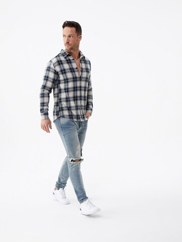 DAN FOX APPAREL - Ajuste regular Camisa 'Thies' en azul