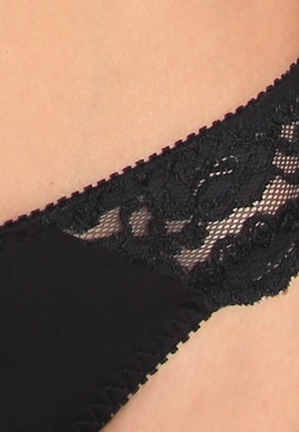 Slip 'CLASSIC LACE' sassa en noir