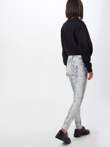 Skinny Pantaloni de la Urban Classics pe gri: spate