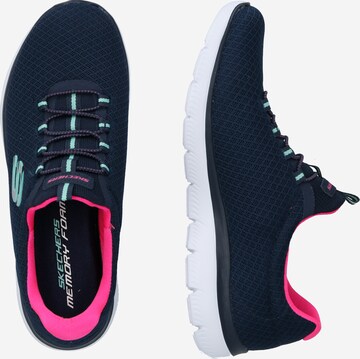 SKECHERS Slip ons 'Summits' i blå