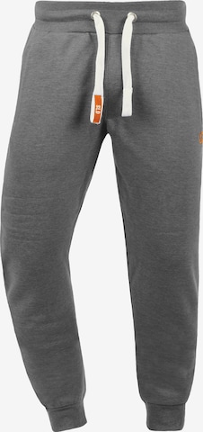 !Solid Tapered Pants 'Benn' in Grey: front