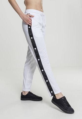 regular Pantaloni di Urban Classics in bianco