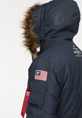 ALPHA INDUSTRIES Vinterparkas 'Polar' i blå