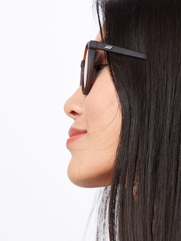 Lunettes de soleil 'Teen Spirit Deux' LE SPECS en marron : derrière