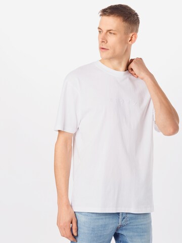 EDWIN - Regular Fit Camisa 'Katakana Embroidery' em branco: frente