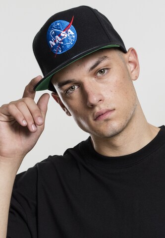 Mister Tee Cap 'NASA' in Schwarz: Vorderseite
