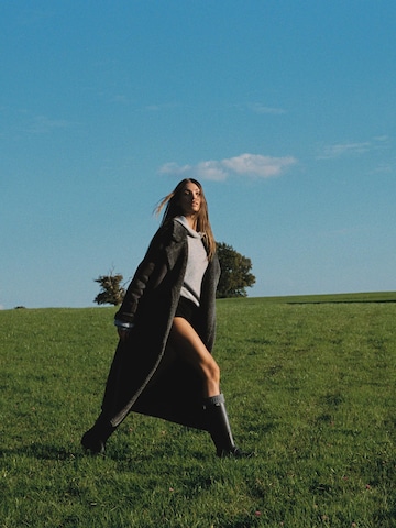 Shorts Hoodie And Coat Look