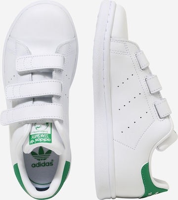 Baskets 'Stan Smith' ADIDAS ORIGINALS en blanc : sur le côté