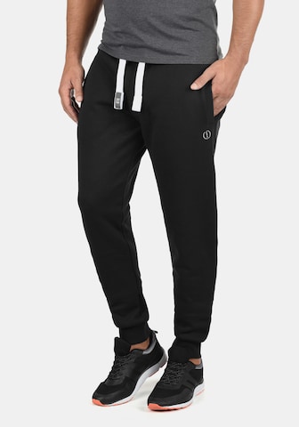 !Solid Tapered Pants 'Benn' in Black: front
