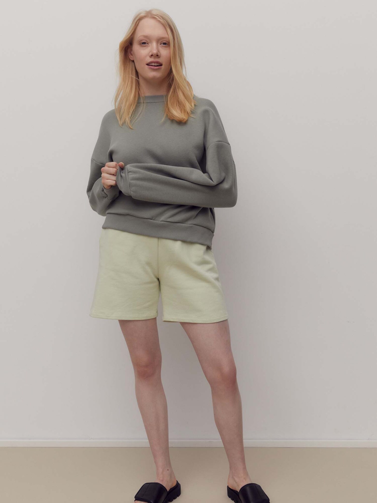 Betsy - Colour Blocking Sweat Look