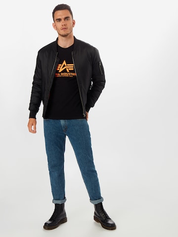 ALPHA INDUSTRIES Klasický střih Tričko – černá