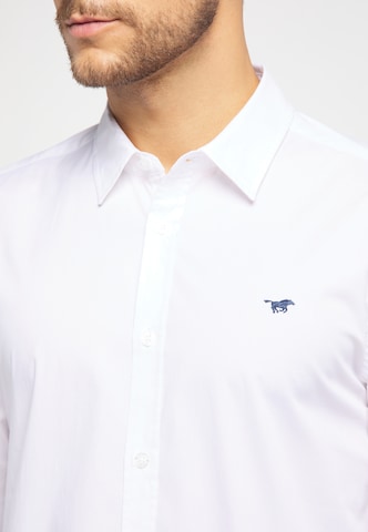 MUSTANG Comfort fit Koszula 'Casper' w kolorze biały