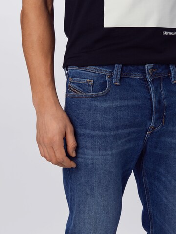 regular Jeans 'Larkee-Beex' di DIESEL in blu