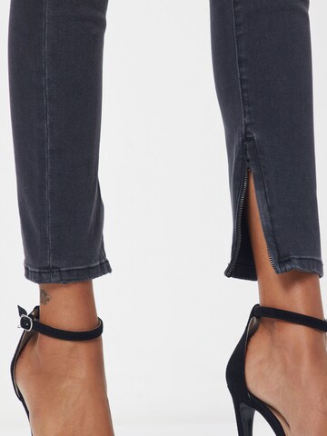 Skinny Jeans 'Cher' de la Pepe Jeans pe negru