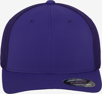 Casquette Flexfit en violet : devant