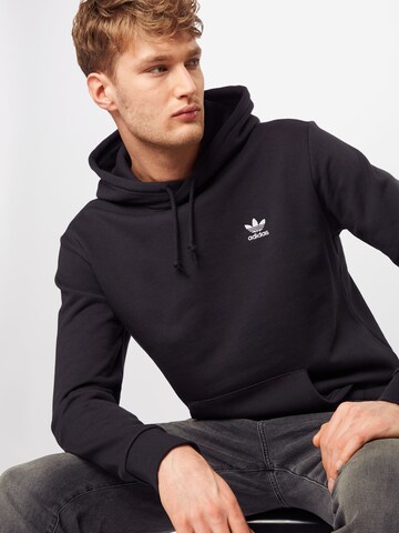 ADIDAS ORIGINALS Regular Fit Sweatshirt 'Trefoil Essentials' in Schwarz