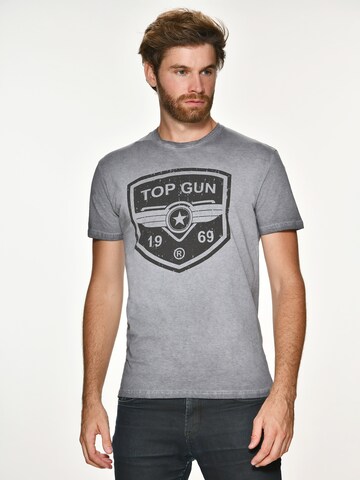TOP GUN Shirt ' Powerful ' in Grijs: voorkant