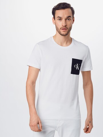 Calvin Klein Jeans Rovný strih Tričko 'MONOGRAM POCKET SLIM TEE' - biela: predná strana