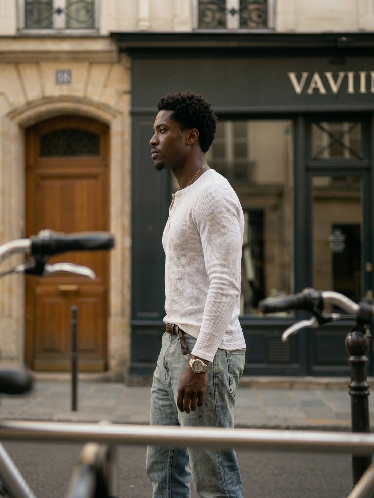 Mai bun decât un tricou, mai cool decât un polo Bluza Henley