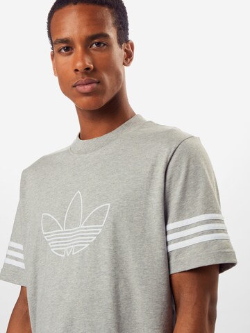 ADIDAS ORIGINALS T-Shirt 'Outline' in Grau