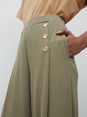 EDITED Szeroka nogawka Spodnie 'Jamie' w kolorze zielony