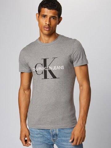 T-Shirt Calvin Klein Jeans en gris : devant