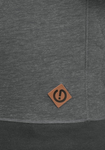 !Solid Sweatshirt in Grau